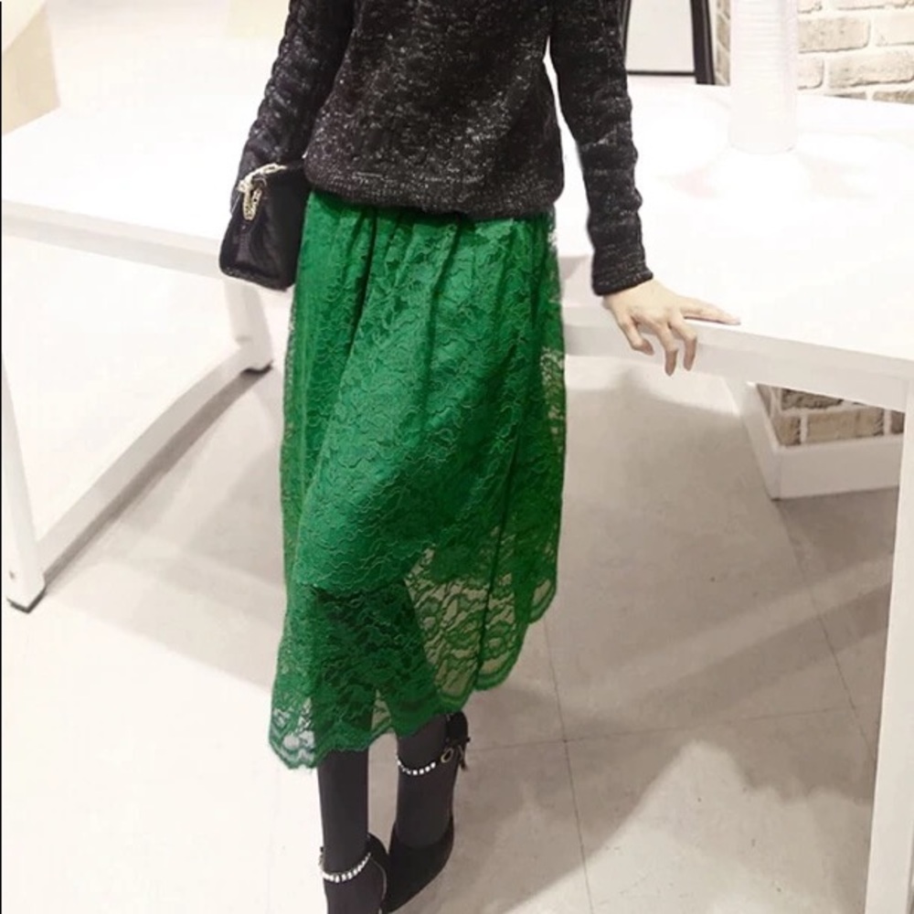 Women’s lace green midi skirt